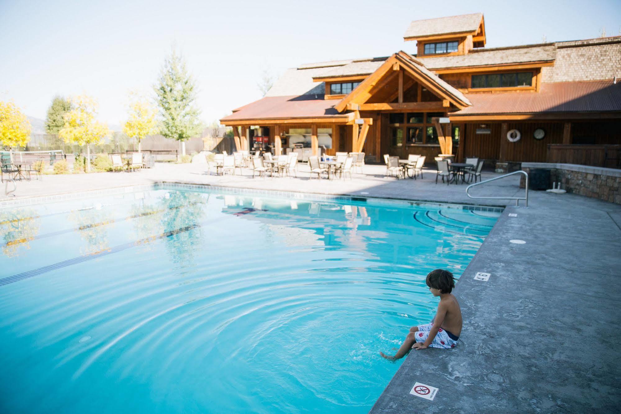 The Lodge At Bronze Buffalo Ranch Victor Exterior photo