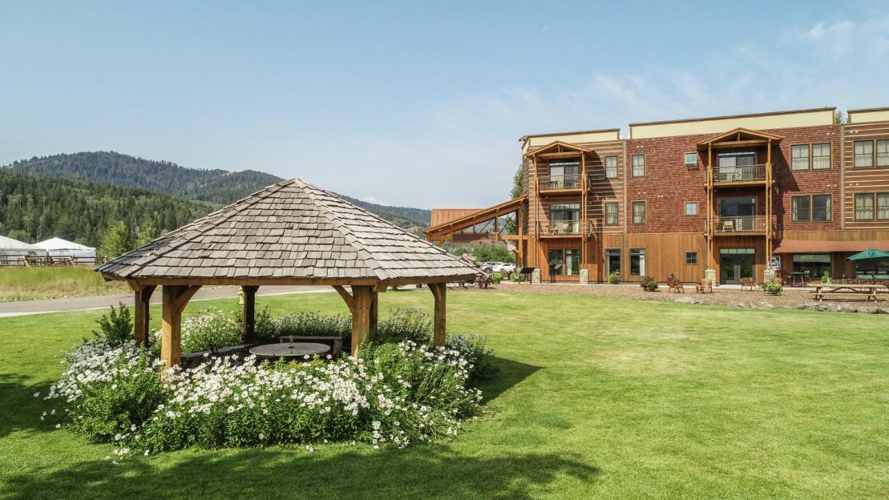 The Lodge At Bronze Buffalo Ranch Victor Exterior photo